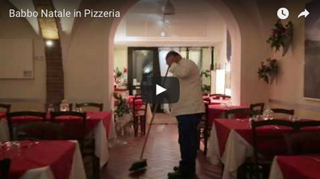 video social babbo natale in pizzeria